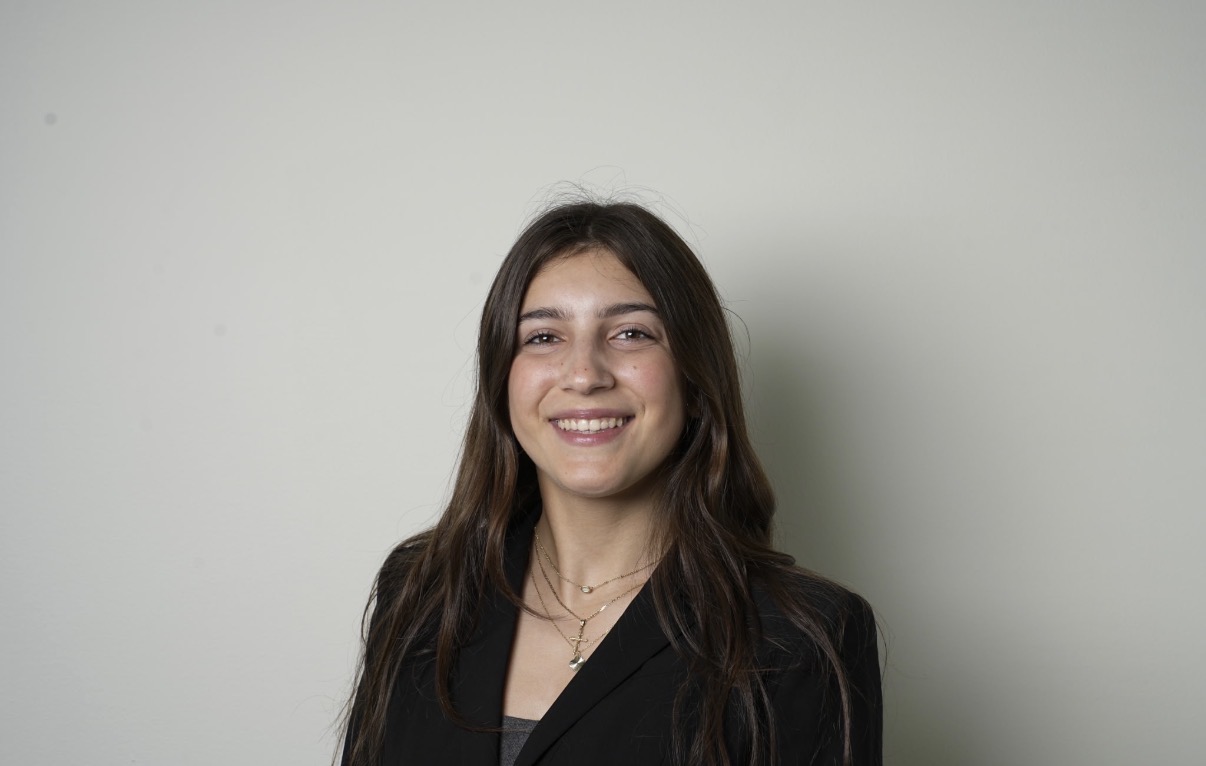Isa Ballarini headshot